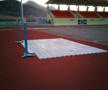 Yüksek Atlama Minderi
